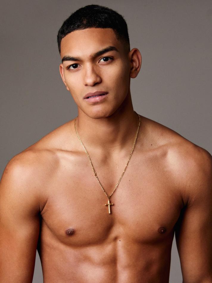 Alan Dominguez - fashion model portfolio photo 7