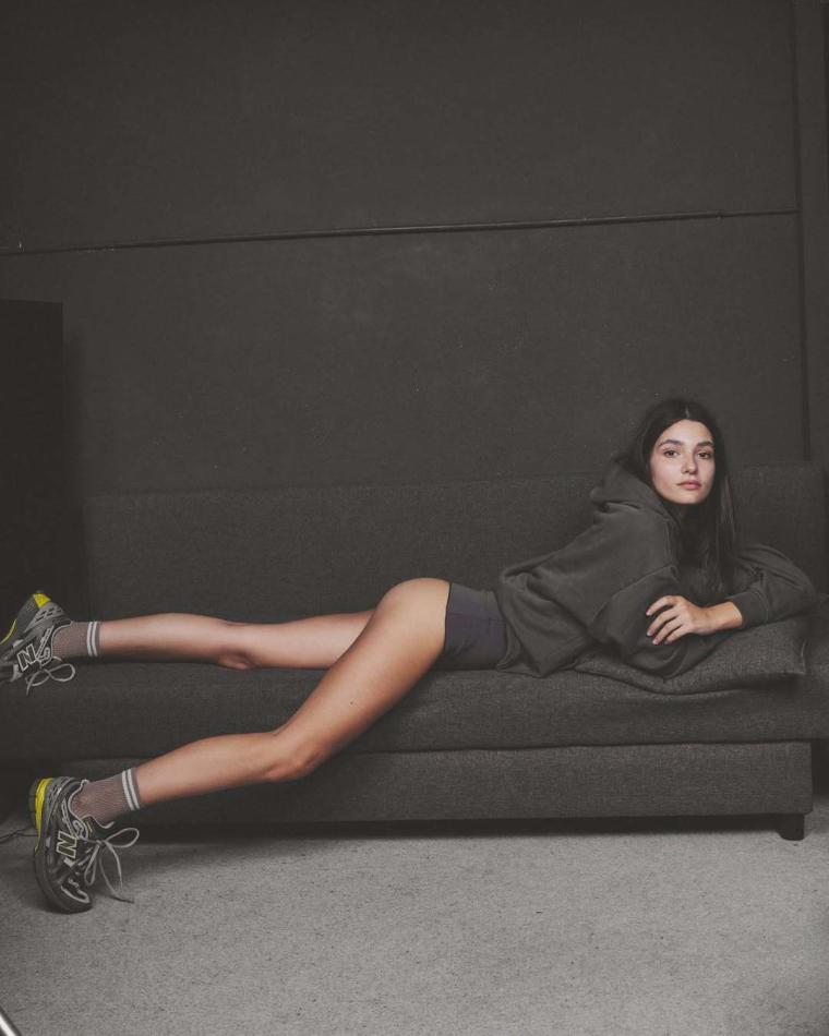 Valentina Coso - fashion model portfolio photo 12