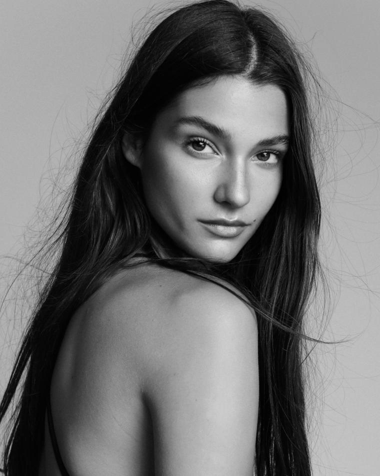 Valentina Coso - fashion model portfolio photo 1