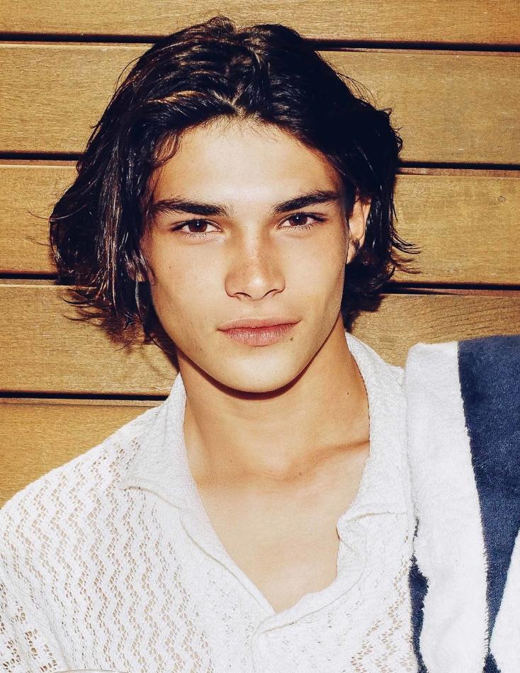 Noah den Hartogh - fashion model portfolio photo 1