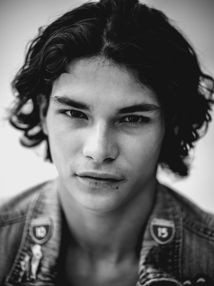Noah den Hartogh - fashion model portfolio photo 9