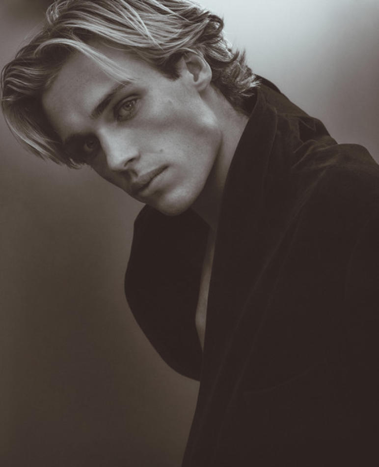 Tanner Knox - fashion model portfolio photo 26