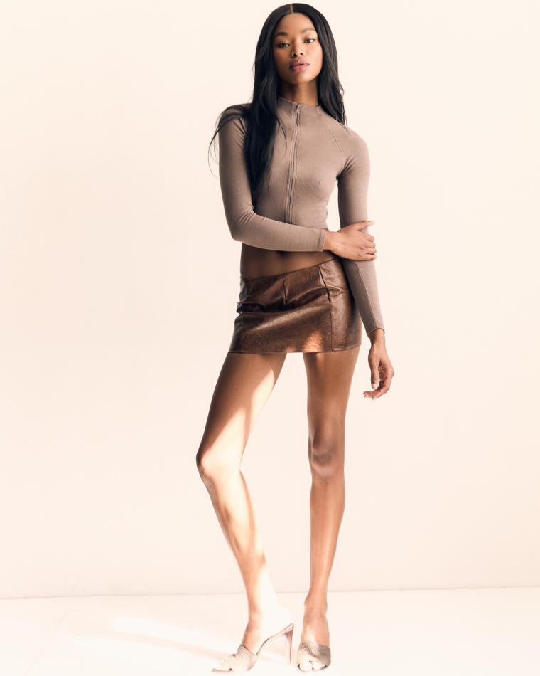 Tori Bass - fashion model portfolio photo 25