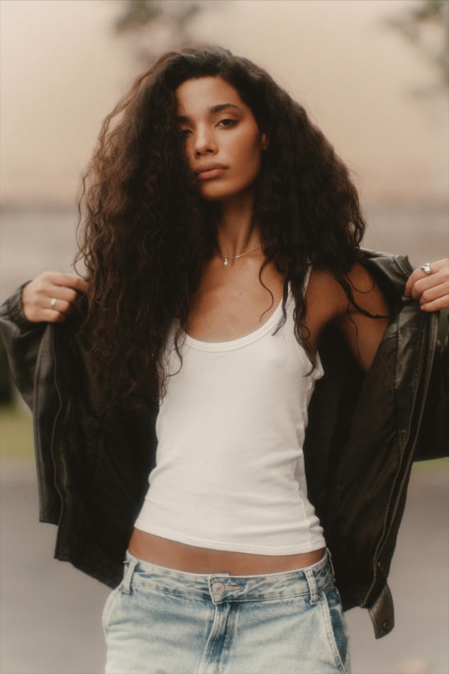 Gabriela Alves - fashion model portfolio photo 6