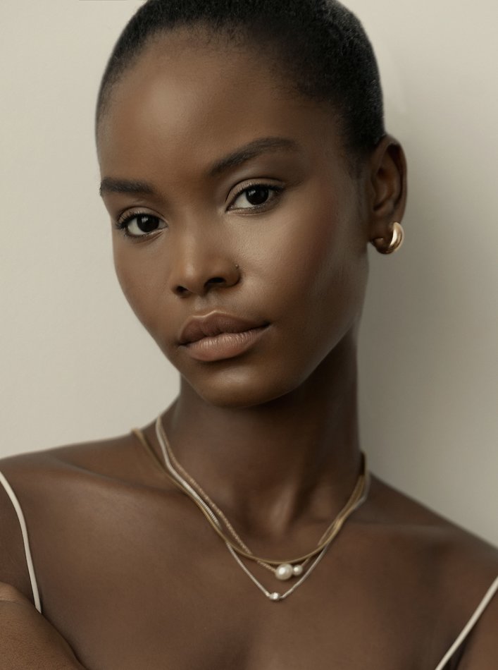 Nayla Latus - fashion model portfolio photo 1