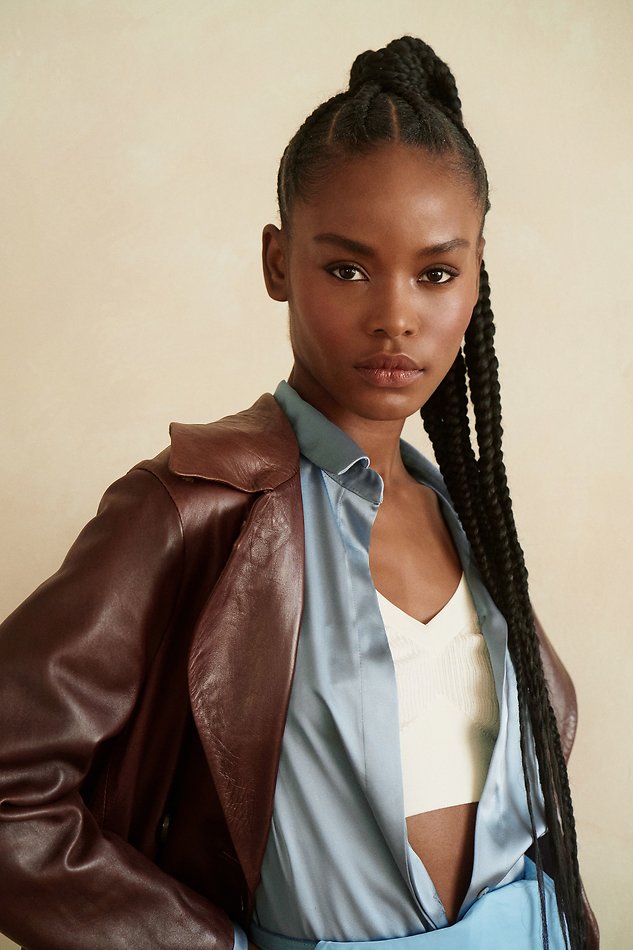 Nayla Latus - fashion model portfolio photo 4