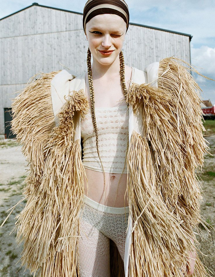 Hannah Motler - fashion model portfolio photo 13