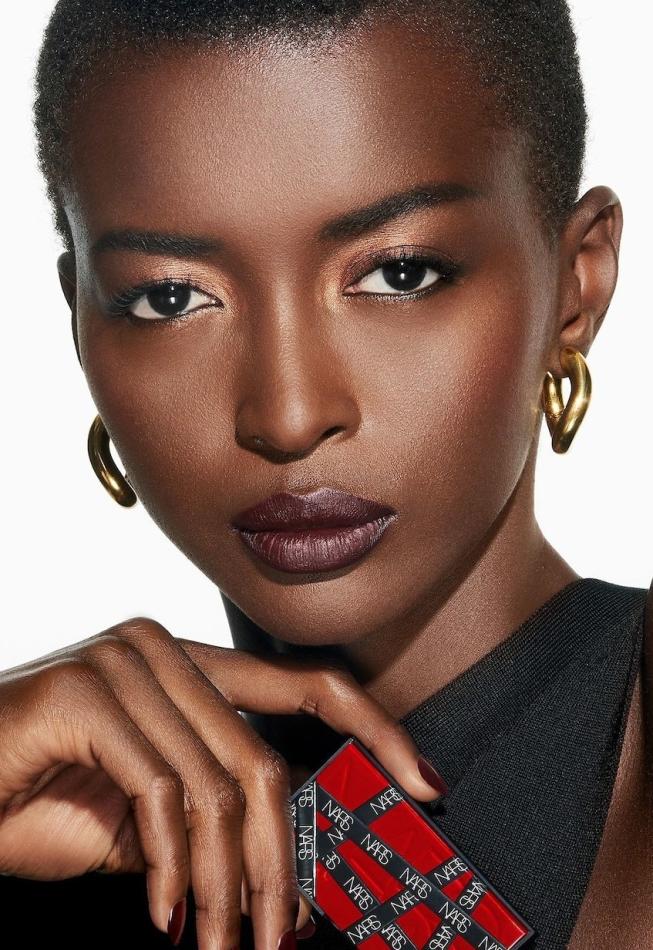 Amira Pinheiro - fashion model portfolio photo 9