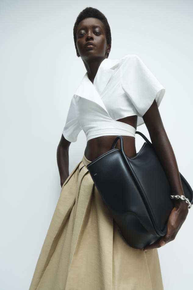 Amira Pinheiro - fashion model portfolio photo 19