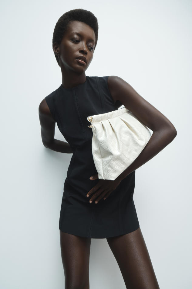 Amira Pinheiro - fashion model portfolio photo 18