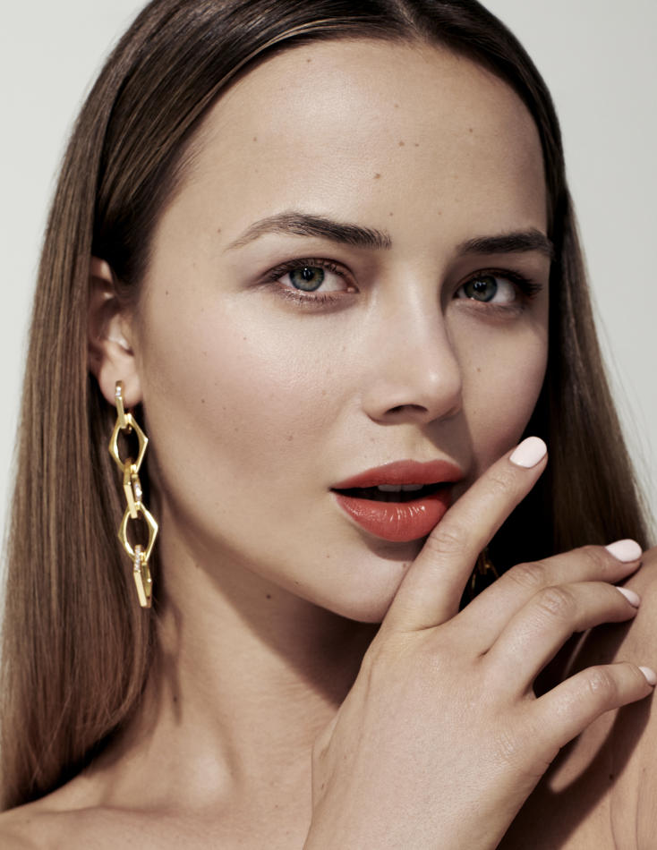 Jana Jung - fashion model portfolio photo 16
