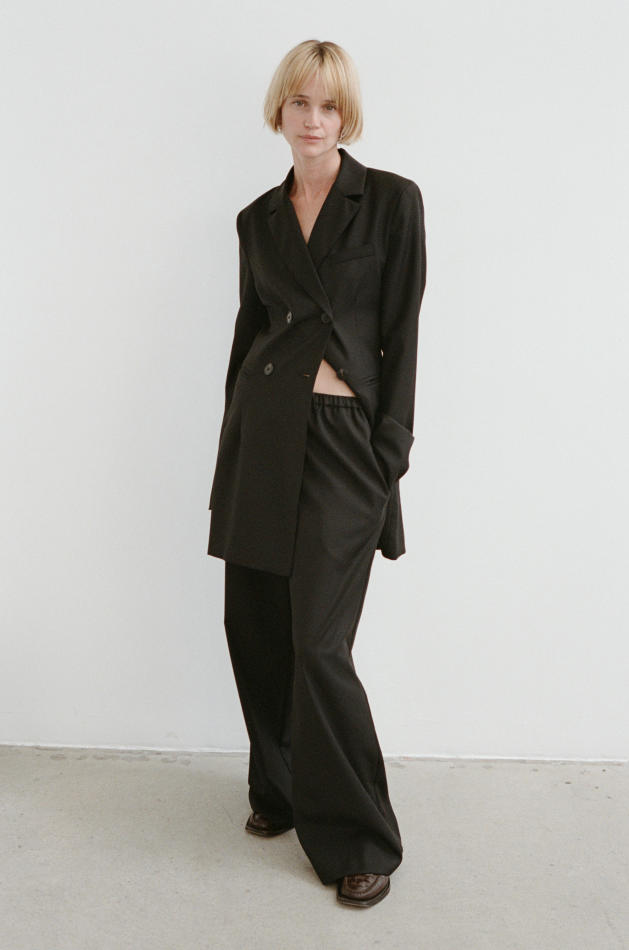 Rosie Tupper - fashion model portfolio photo 10