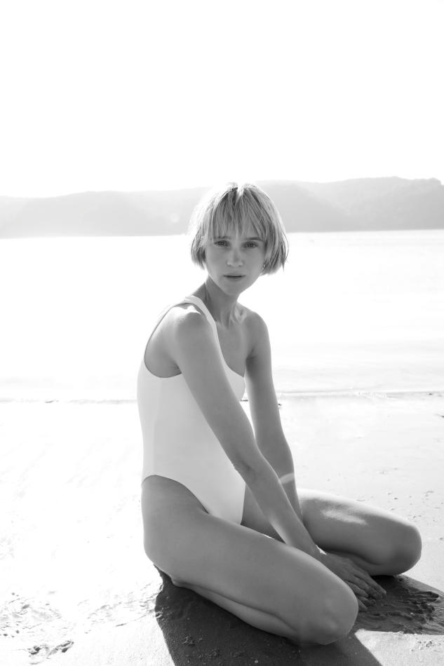 Rosie Tupper - fashion model portfolio photo 14