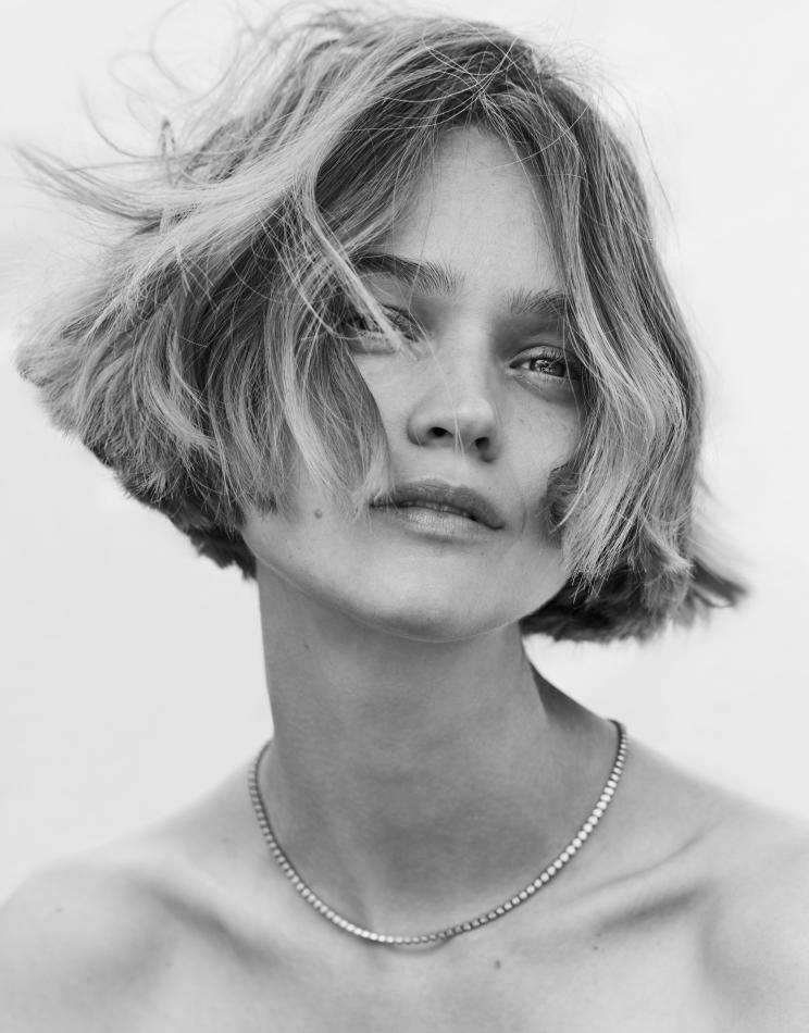 Rosie Tupper - fashion model portfolio photo 1