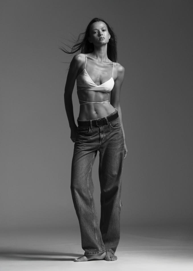 Didi Sviridova - fashion model portfolio photo 2