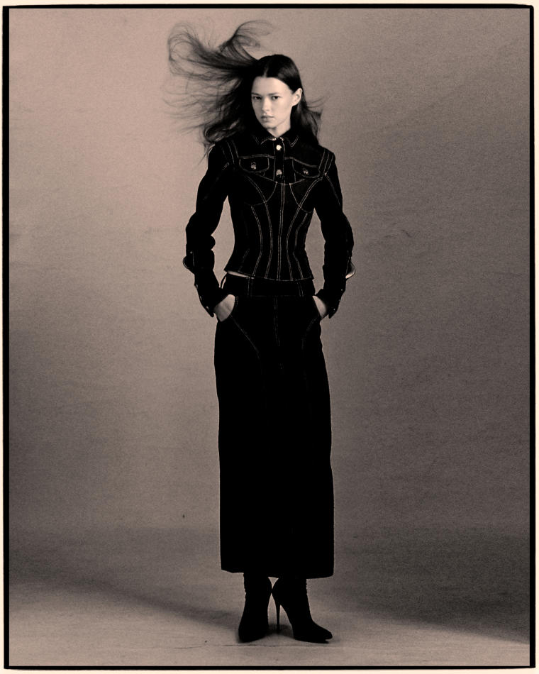 Didi Sviridova - fashion model portfolio photo 19