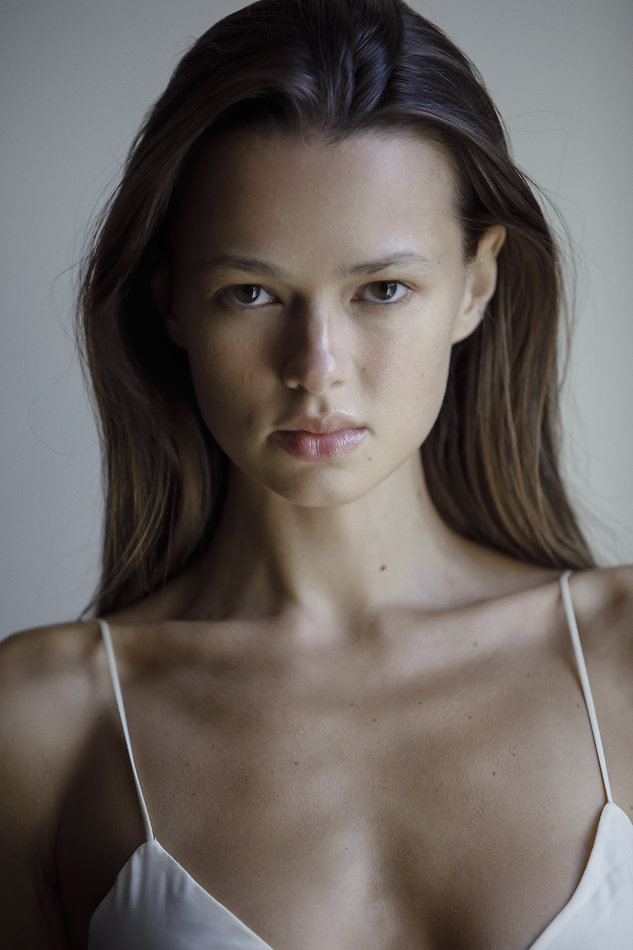 Didi Sviridova - fashion model portfolio photo 1
