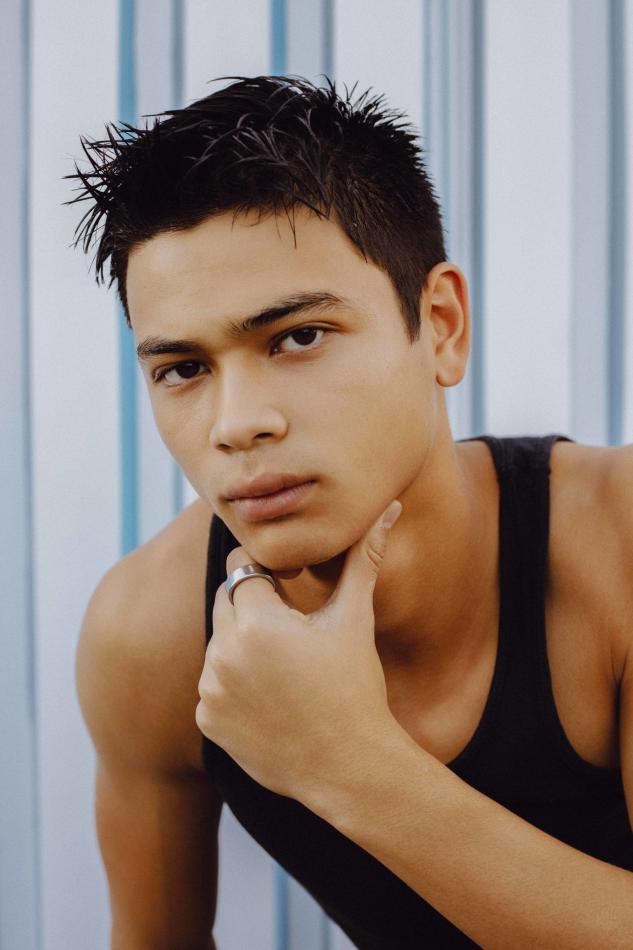 Ethan Ronen - fashion model portfolio photo 15