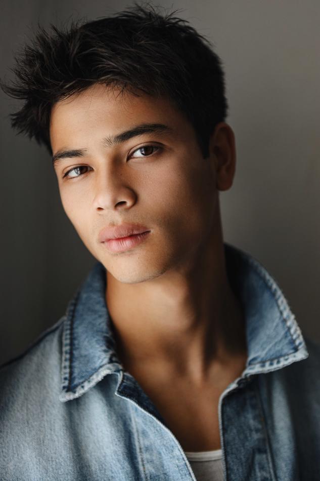 Ethan Ronen - fashion model portfolio photo 1
