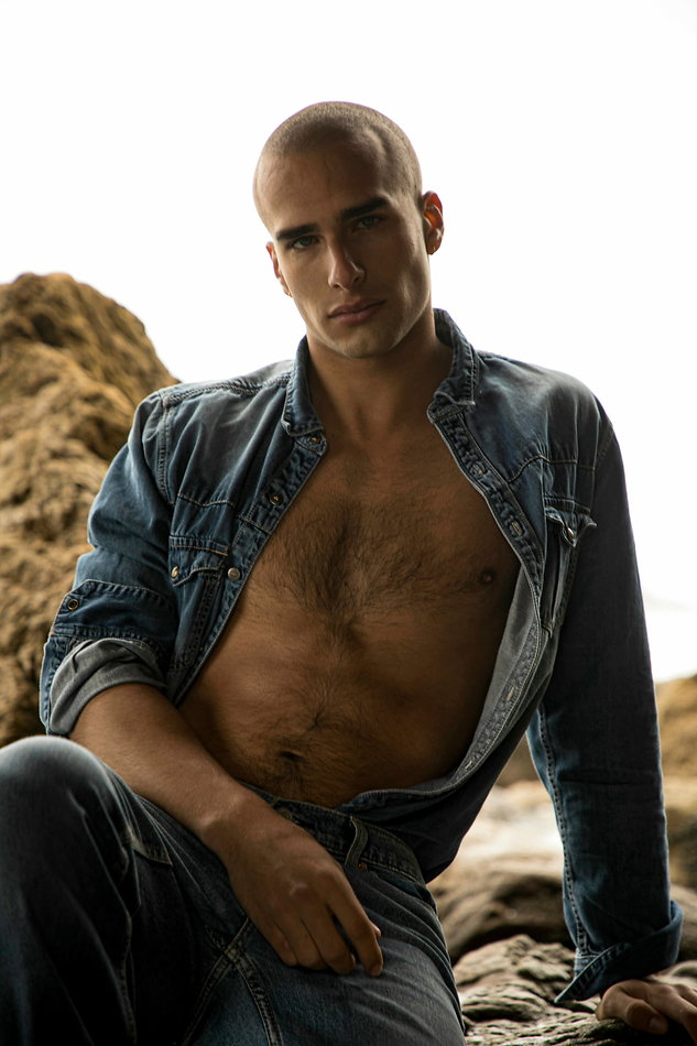 Mateo Robinson - fashion model portfolio photo 4