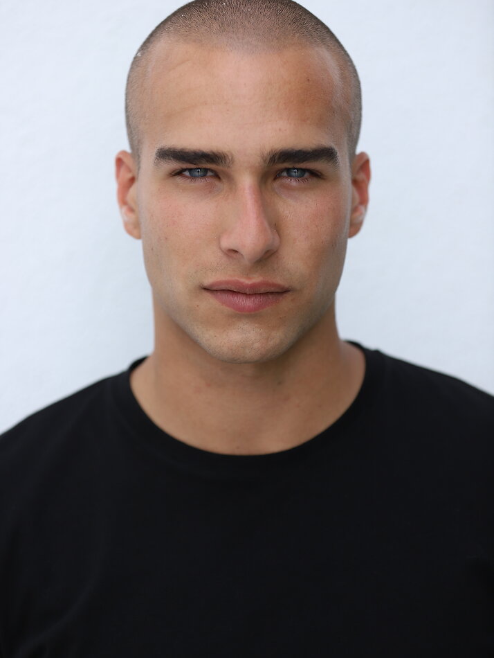Mateo Robinson - fashion model portfolio photo 1