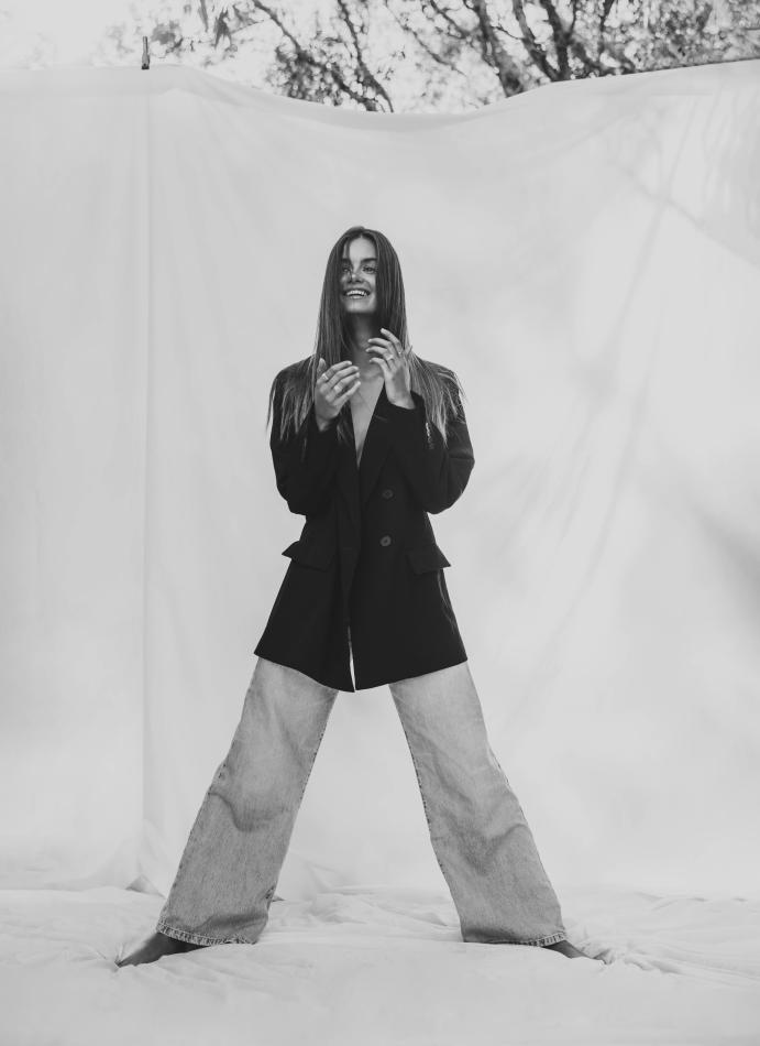 Cate Collins - fashion model portfolio photo 12