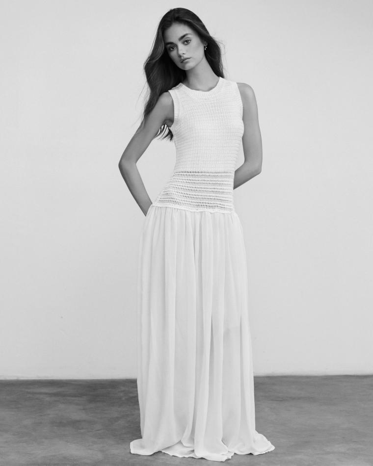 Cate Collins - fashion model portfolio photo 18
