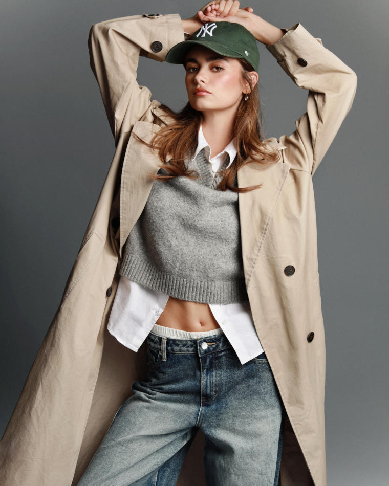 Cate Collins - fashion model portfolio photo 17