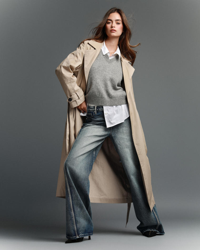 Cate Collins - fashion model portfolio photo 18