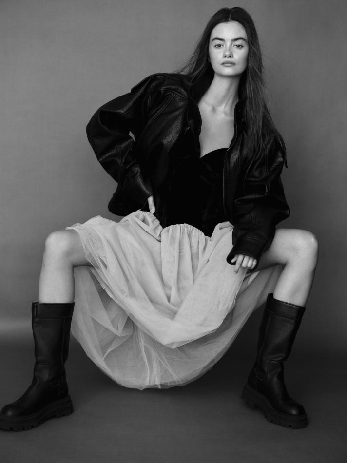Cate Collins - fashion model portfolio photo 9