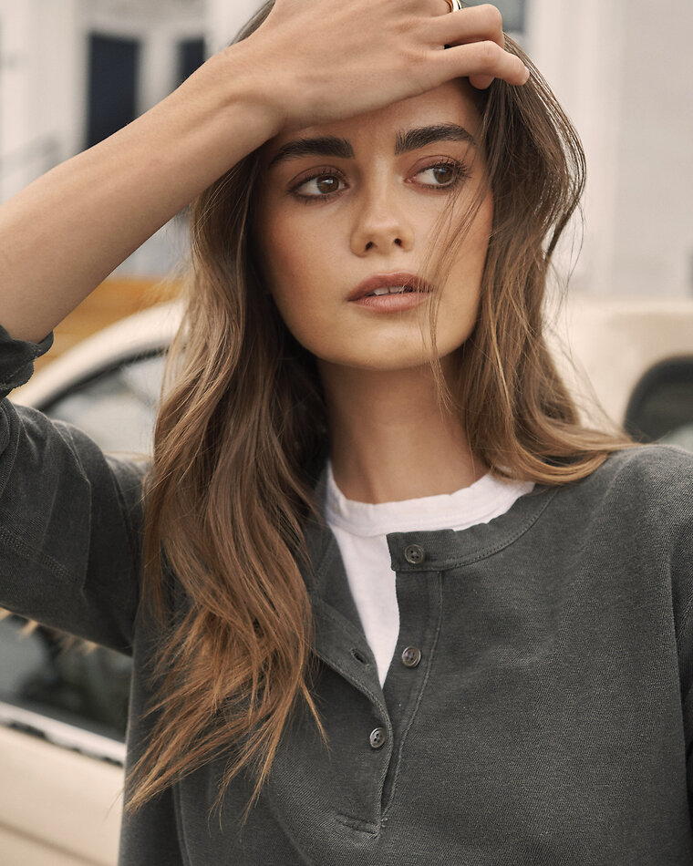 Cate Collins - fashion model portfolio photo 19