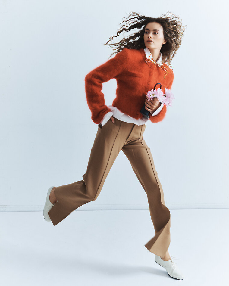 Cate Collins - fashion model portfolio photo 16