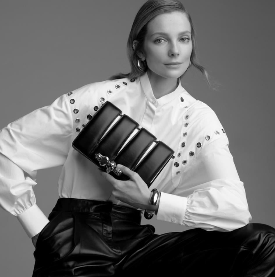 Eniko Mihalik - fashion model portfolio photo 13