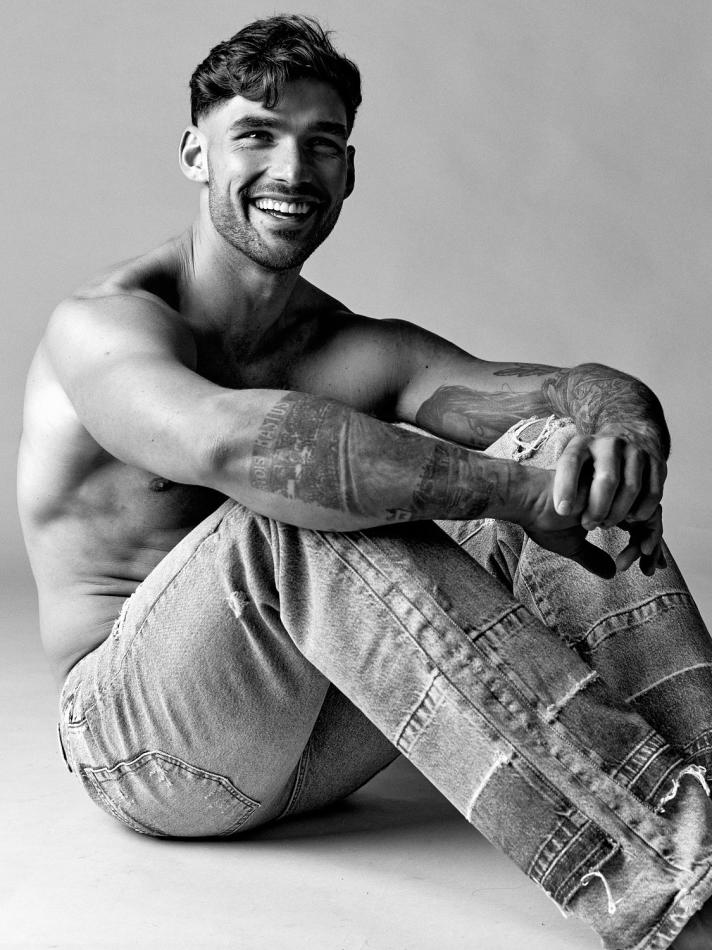 Brandan Stevens - fashion model portfolio photo 4
