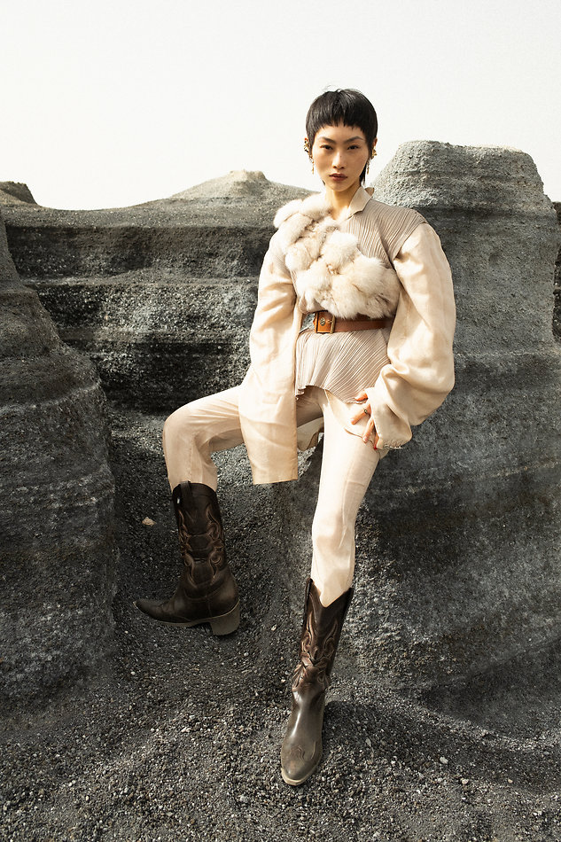 Wawa Y - fashion model portfolio photo 6