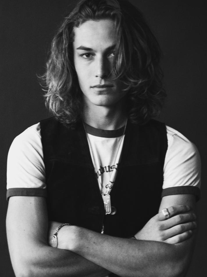 Shayne Davies - fashion model portfolio photo 13