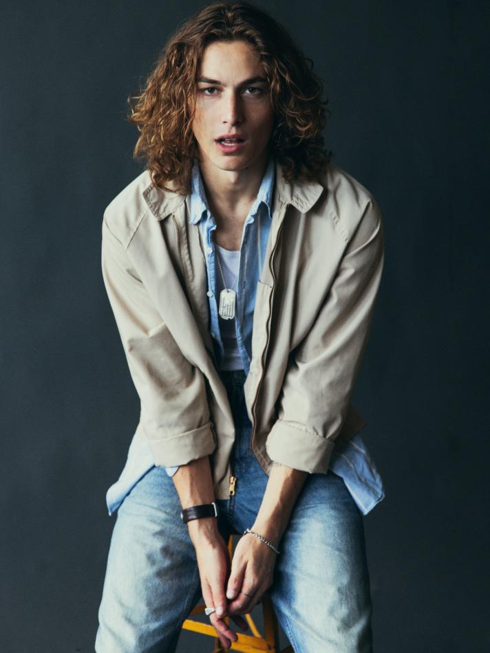 Shayne Davies - fashion model portfolio photo 3