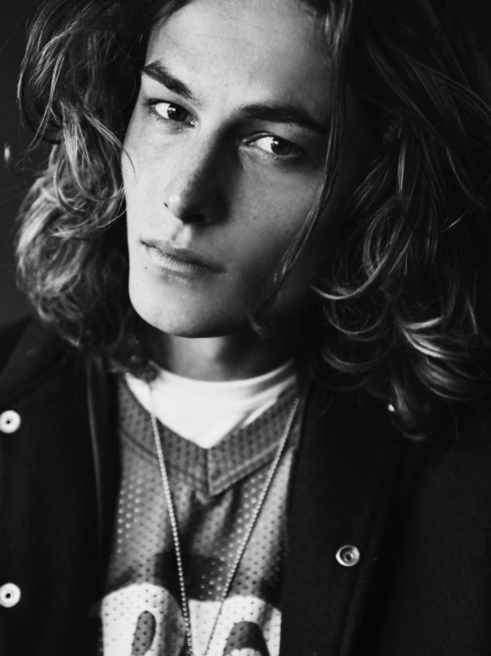 Shayne Davies - fashion model portfolio photo 6