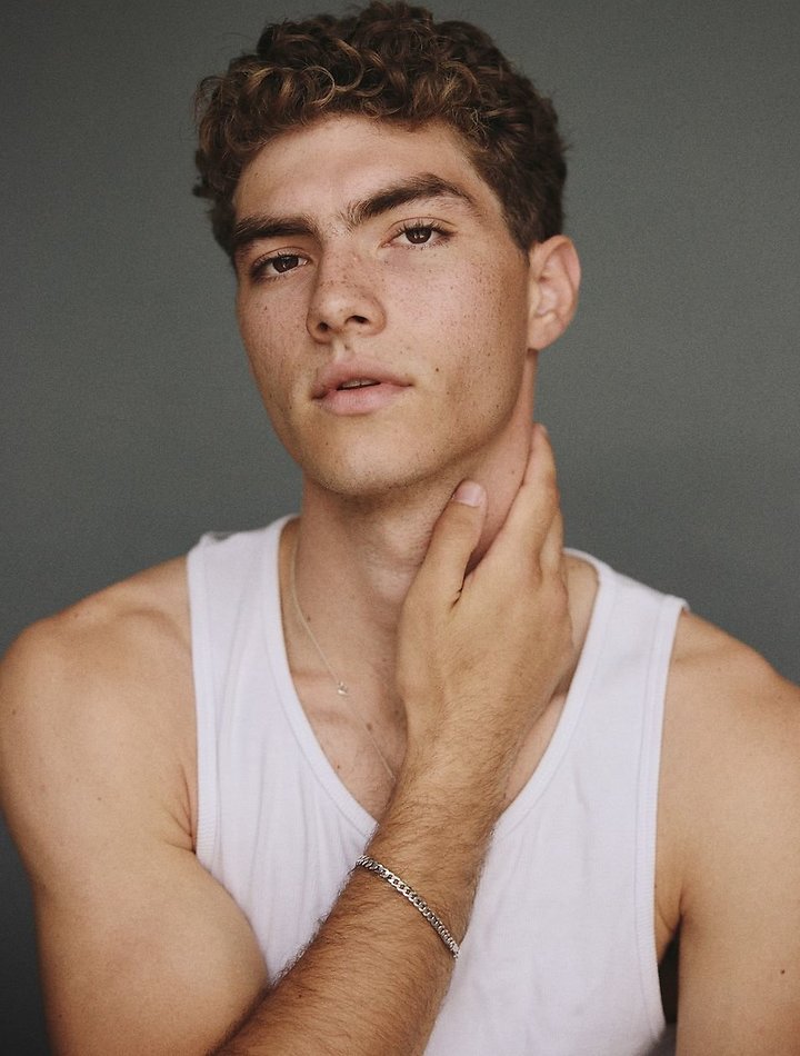 Lucas Tarrago - fashion model portfolio photo 1