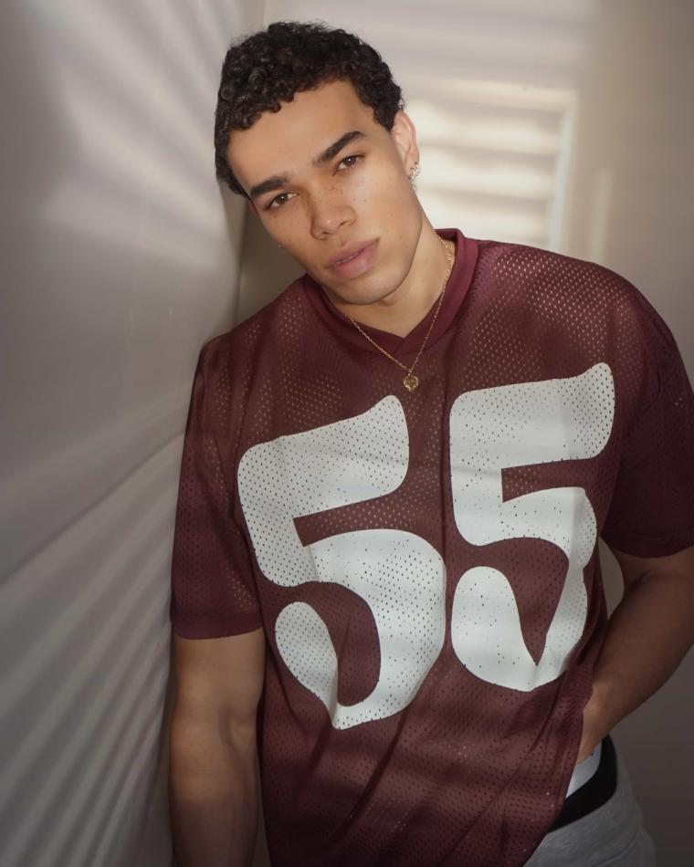 Sonny Bennett-Steele - fashion model portfolio photo 4