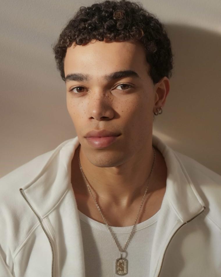 Sonny Bennett-Steele - fashion model portfolio photo 2