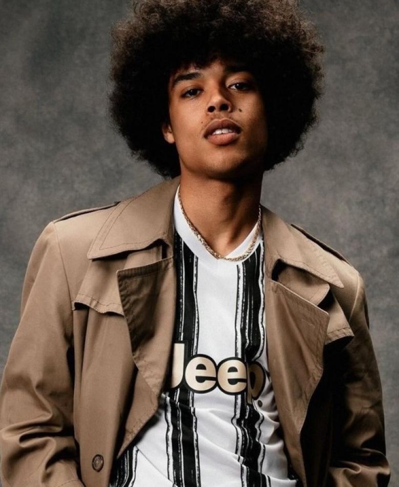 Chris Bogaert - fashion model portfolio photo 1