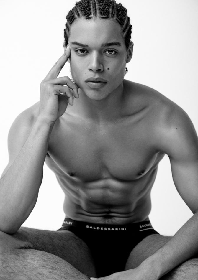 Chris Bogaert - fashion model portfolio photo 23