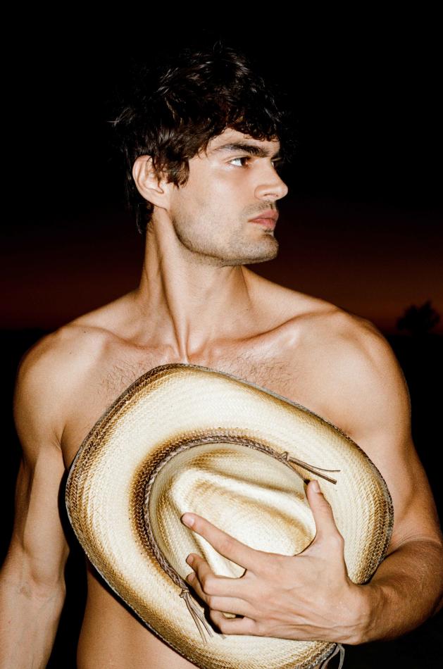 Iago Botelho - fashion model portfolio photo 27