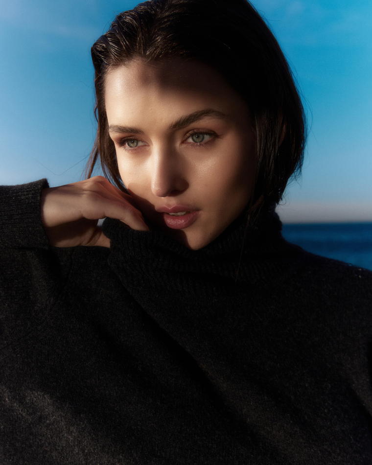 Gabby Westbrook - fashion model portfolio photo 22