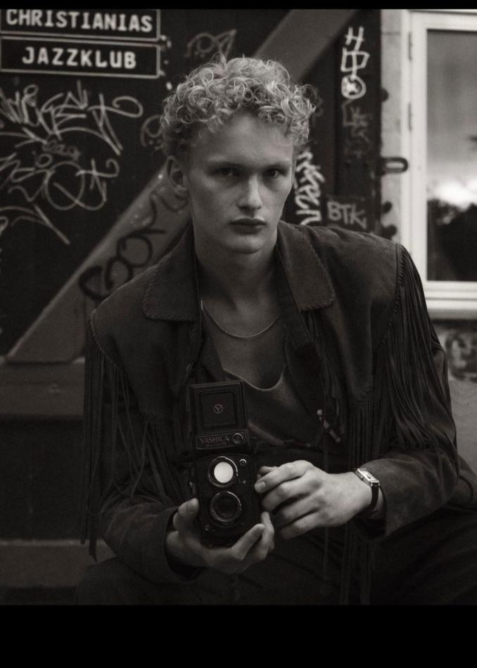 August La Cour - fashion model portfolio photo 17