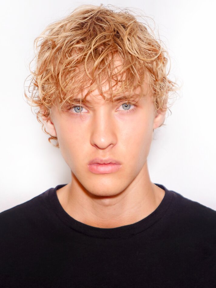 Bodhi Werner-Salsbury - fashion model portfolio photo 1