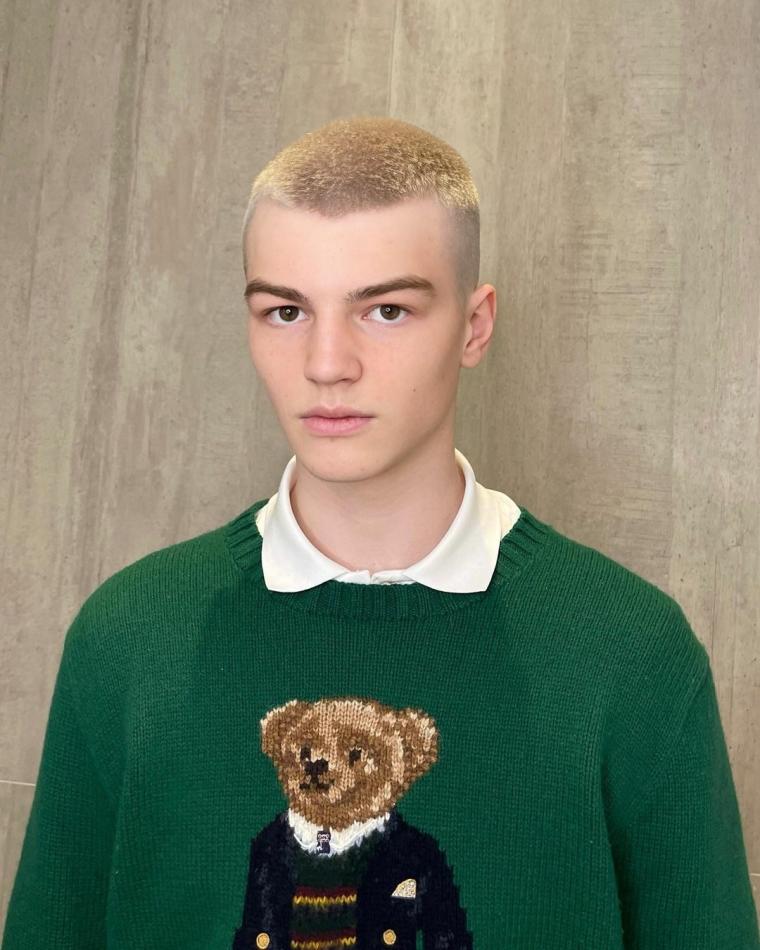 Alex Brendon - fashion model portfolio photo 1
