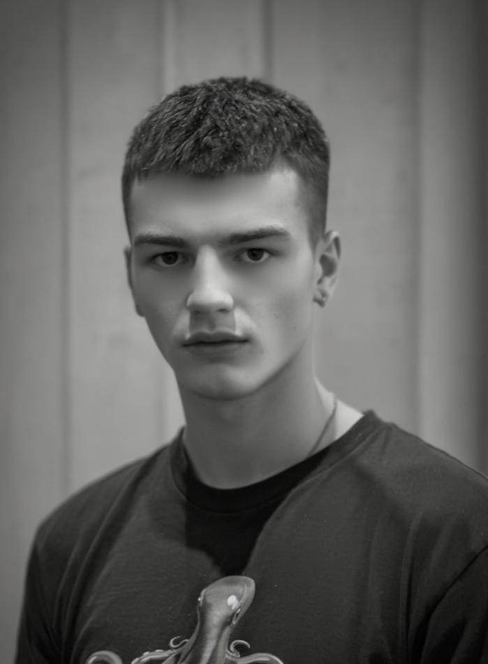 Alex Brendon - fashion model portfolio photo 16