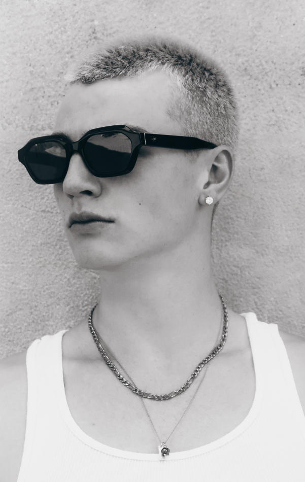 Alex Brendon - fashion model portfolio photo 21